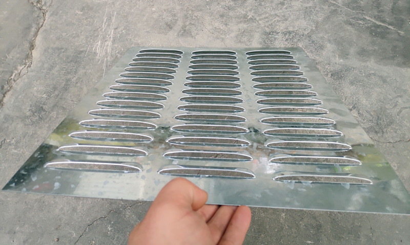 百葉孔鐵板沖孔網(wǎng)產(chǎn)品展示